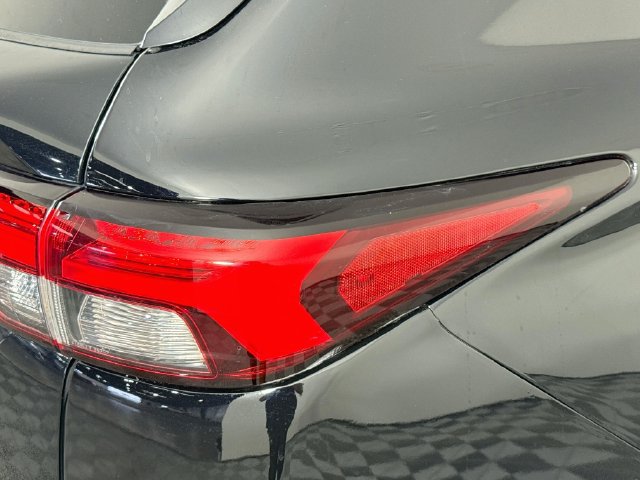 Used 2023 Mitsubishi Outlander SE FWD image 31