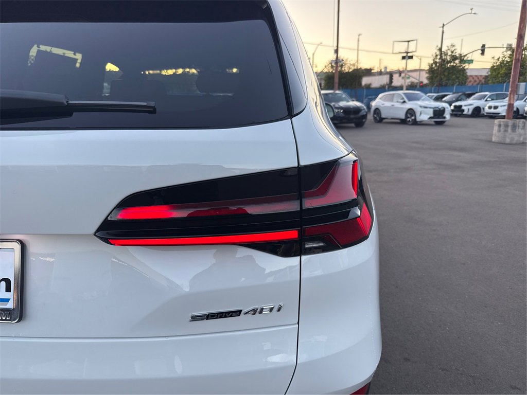 New 2026 BMW X5 sDrive40i image 17