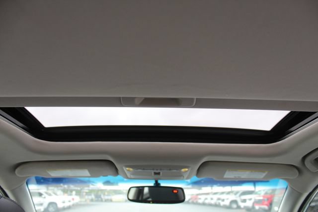 Used 2015 Nissan Altima 2.5 SL w/ Moonroof Package FWD image 16