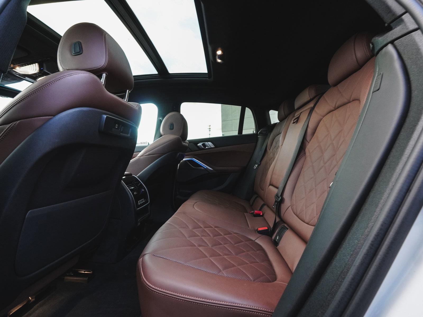 Used 2023 BMW X6 xDrive40i w/ M Sport Package image 30