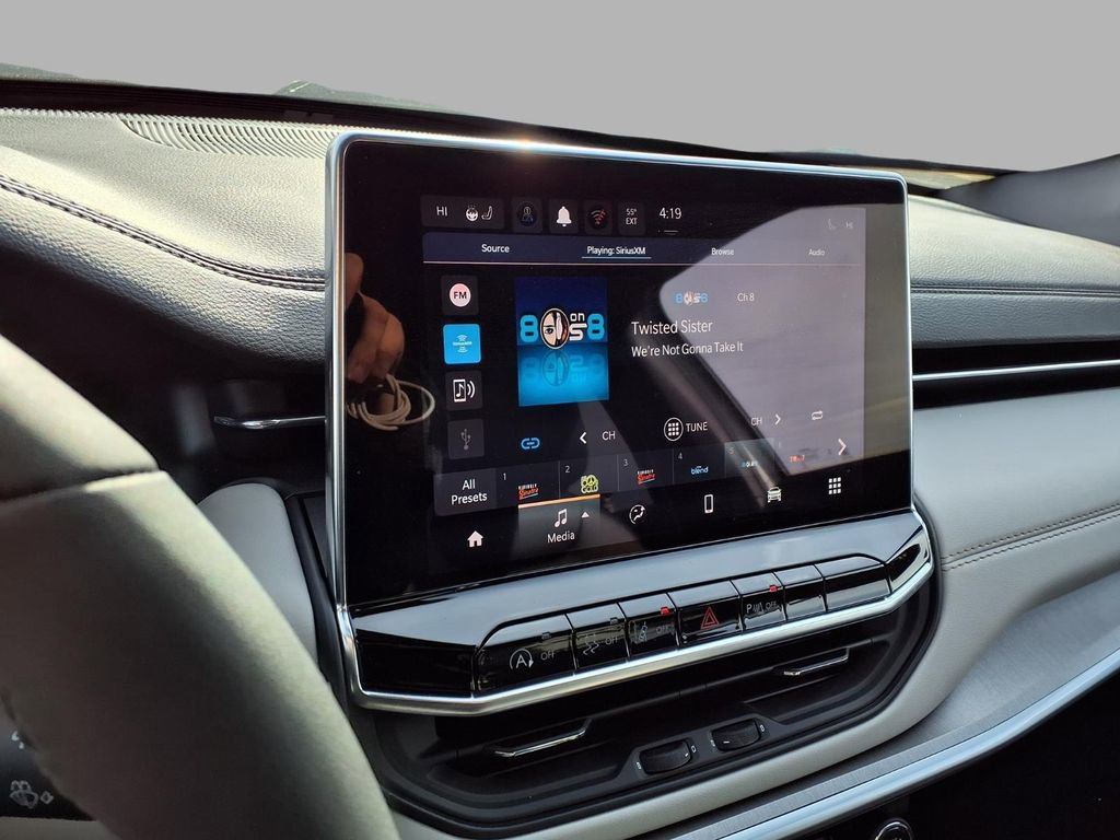 Used 2025 Jeep Compass Limited image 5