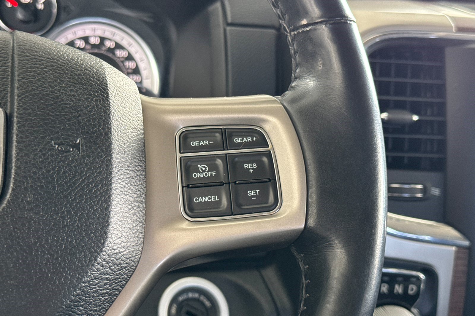 Used 2019 RAM 1500 Laramie AWD/4WD image 30