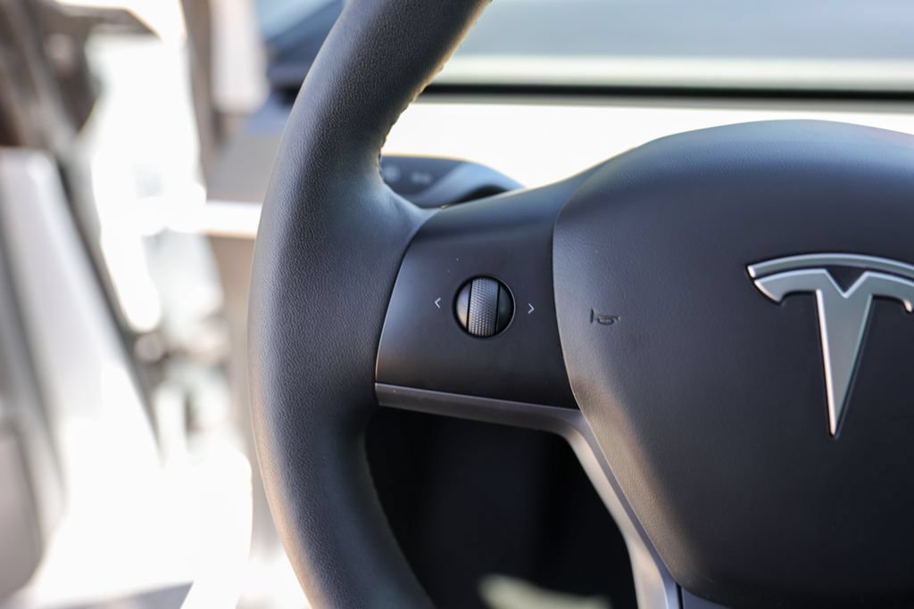 Used 2023 Tesla Model 3 Standard Range RWD image 13