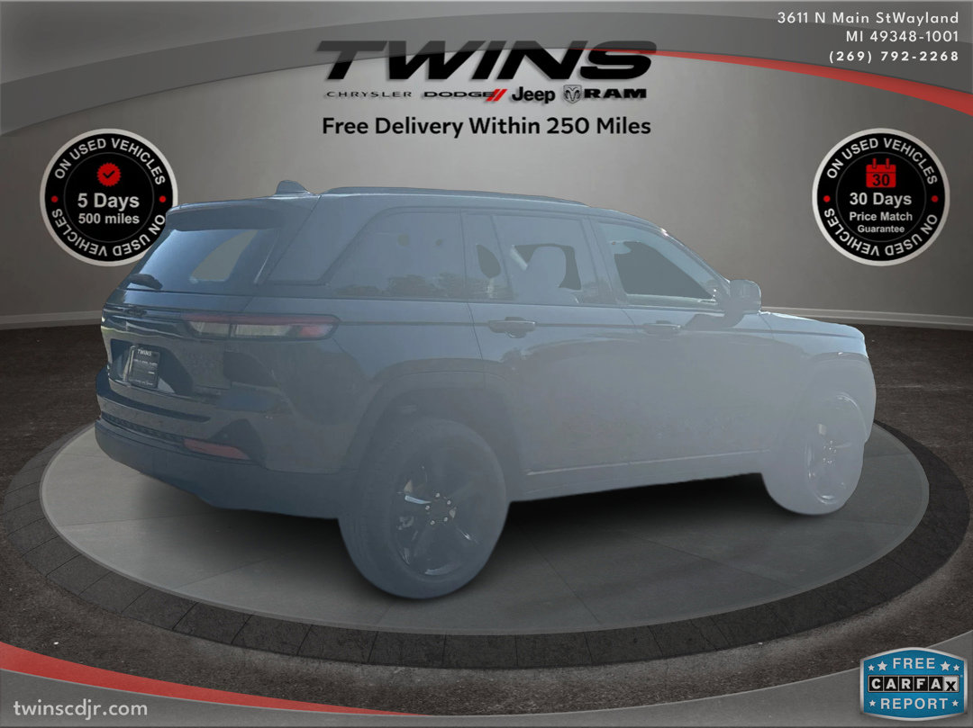 New 2025 Jeep Grand Cherokee Limited w/ Black Appearance Package image 3