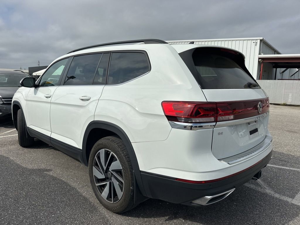 Used 2024 Volkswagen Atlas SE image 3