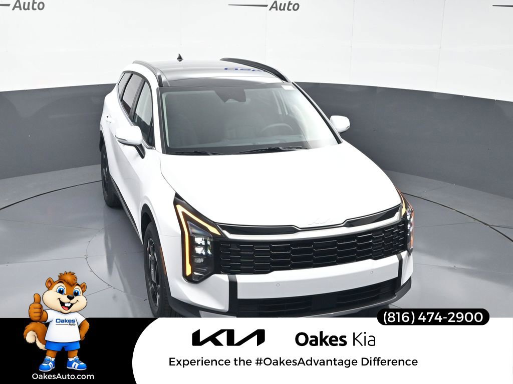 Certified 2026 Kia Sportage EX w/ EX Panorama Roof Package FWD image 47