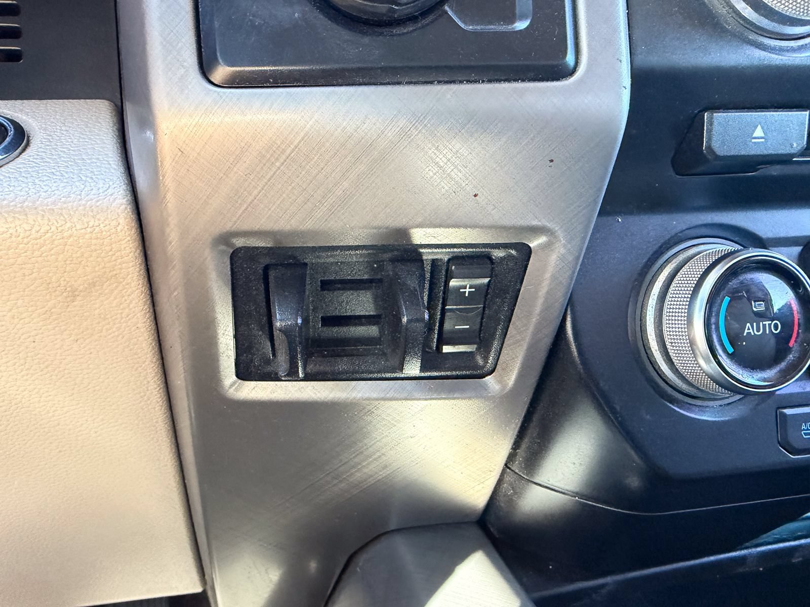Used 2018 Ford F350 Limited AWD/4WD image 27