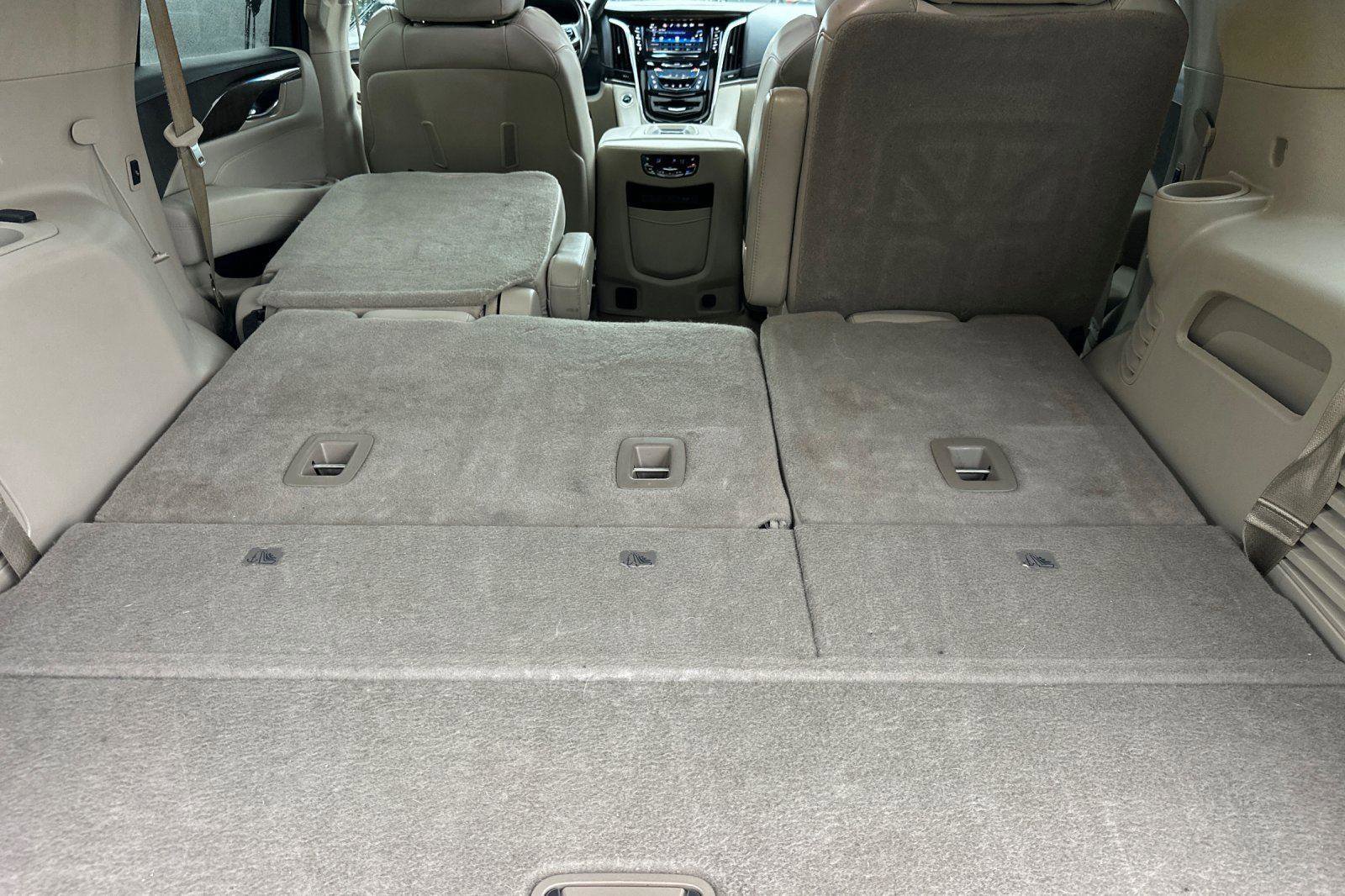 Used 2019 Cadillac Escalade Luxury image 17