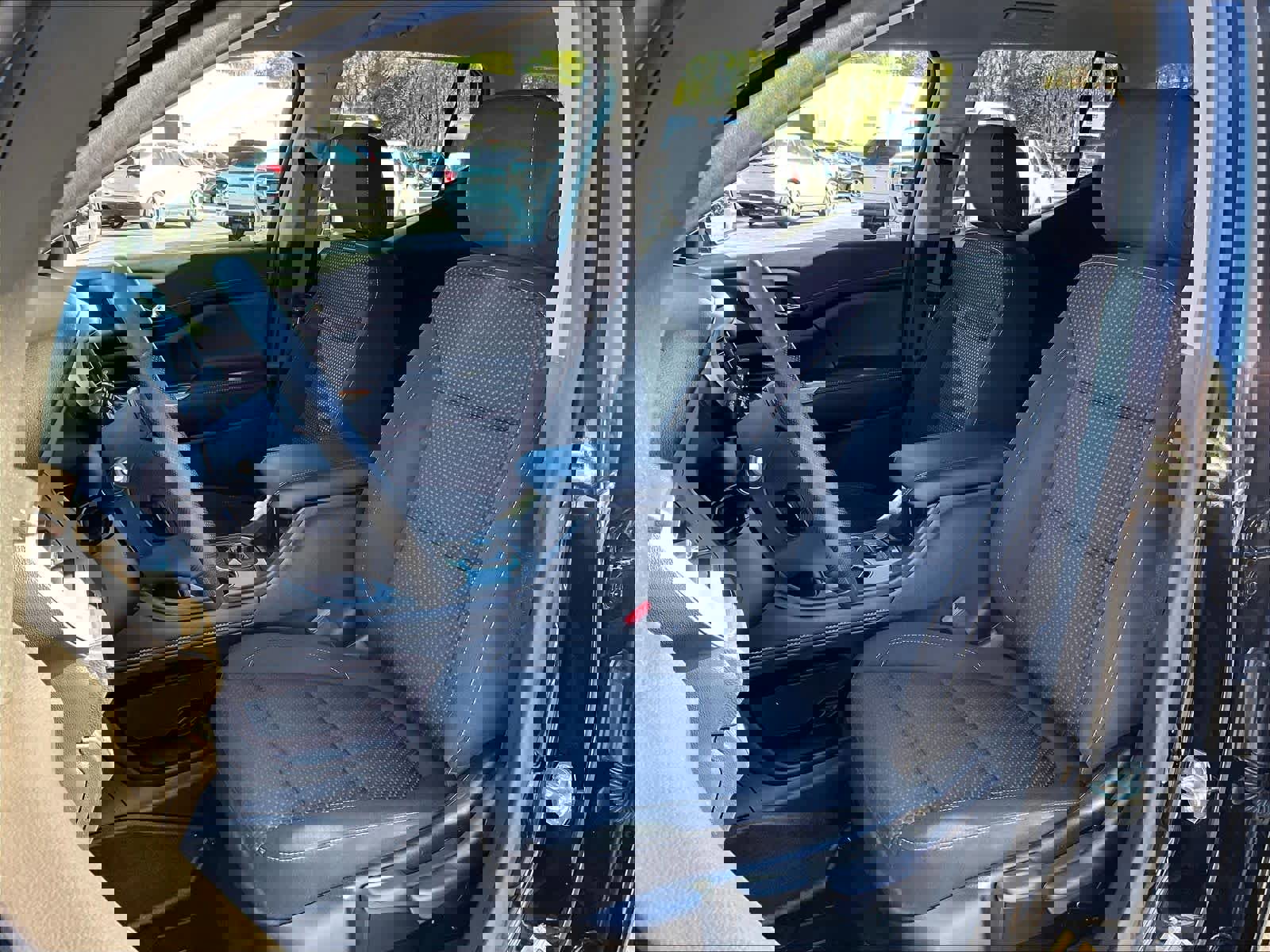 Used 2022 GMC Acadia SLE image 10