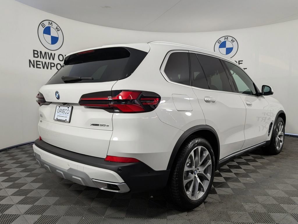 New 2026 BMW X5 xDrive50e w/ Premium Package AWD/4WD image 6