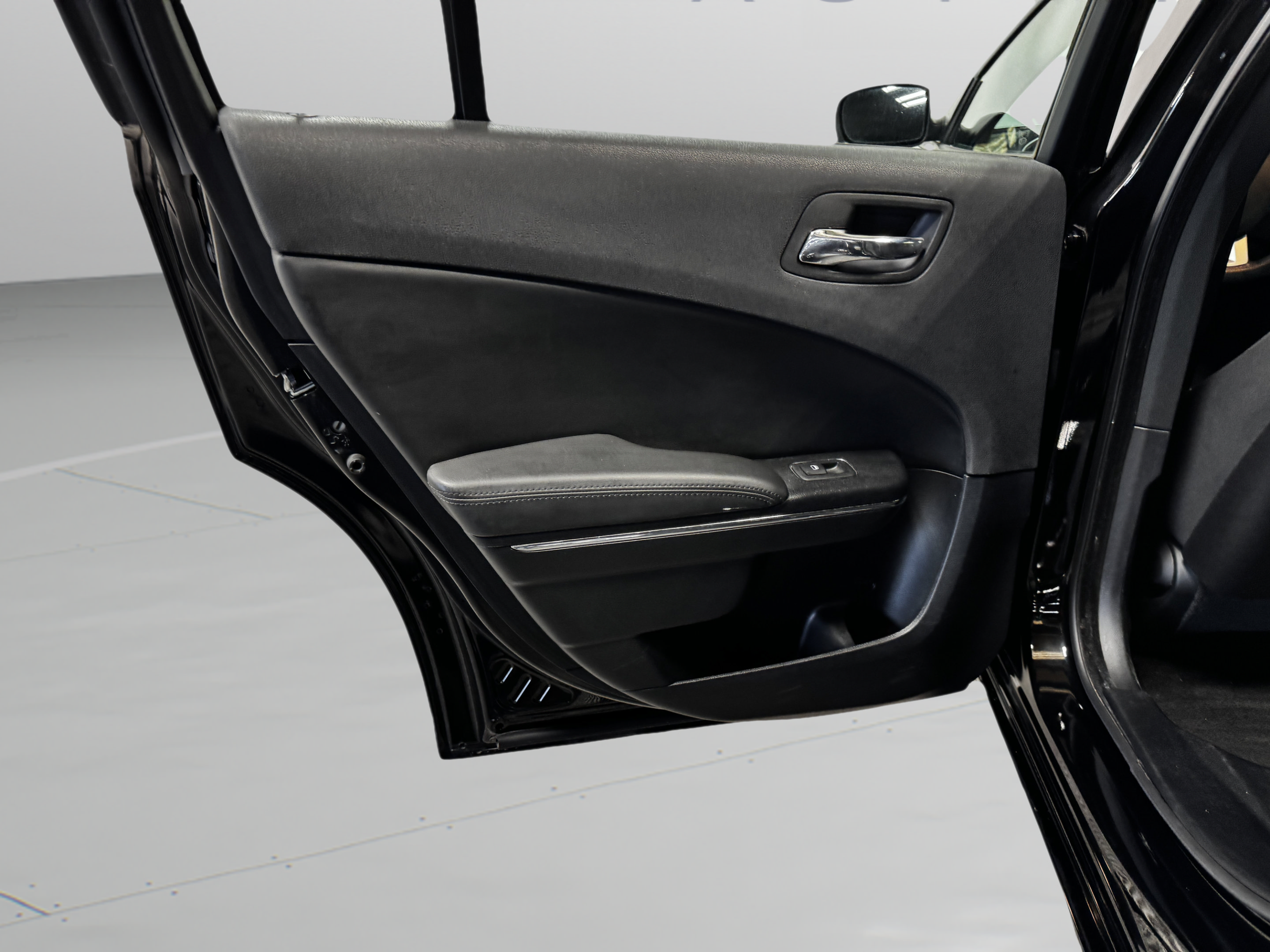 Used 2014 Dodge Charger SE RWD image 13