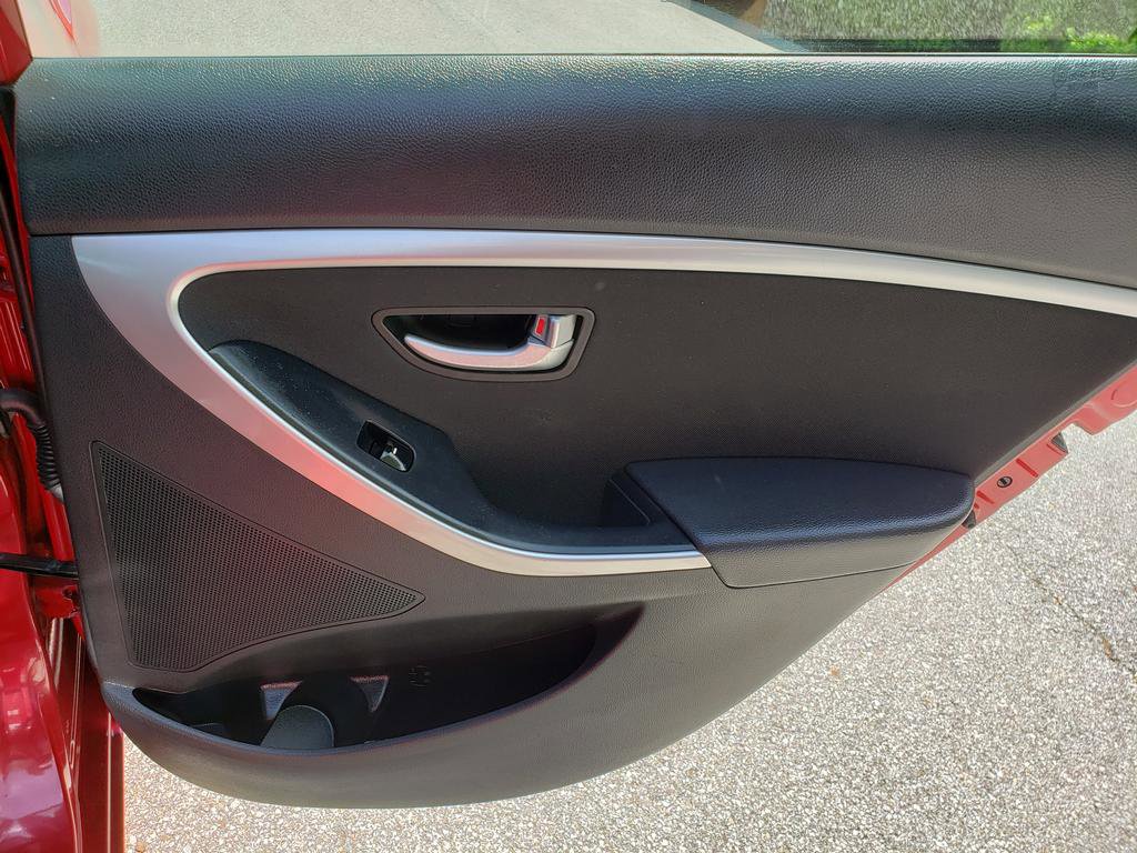 Used 2016 Hyundai Elantra GT FWD image 16