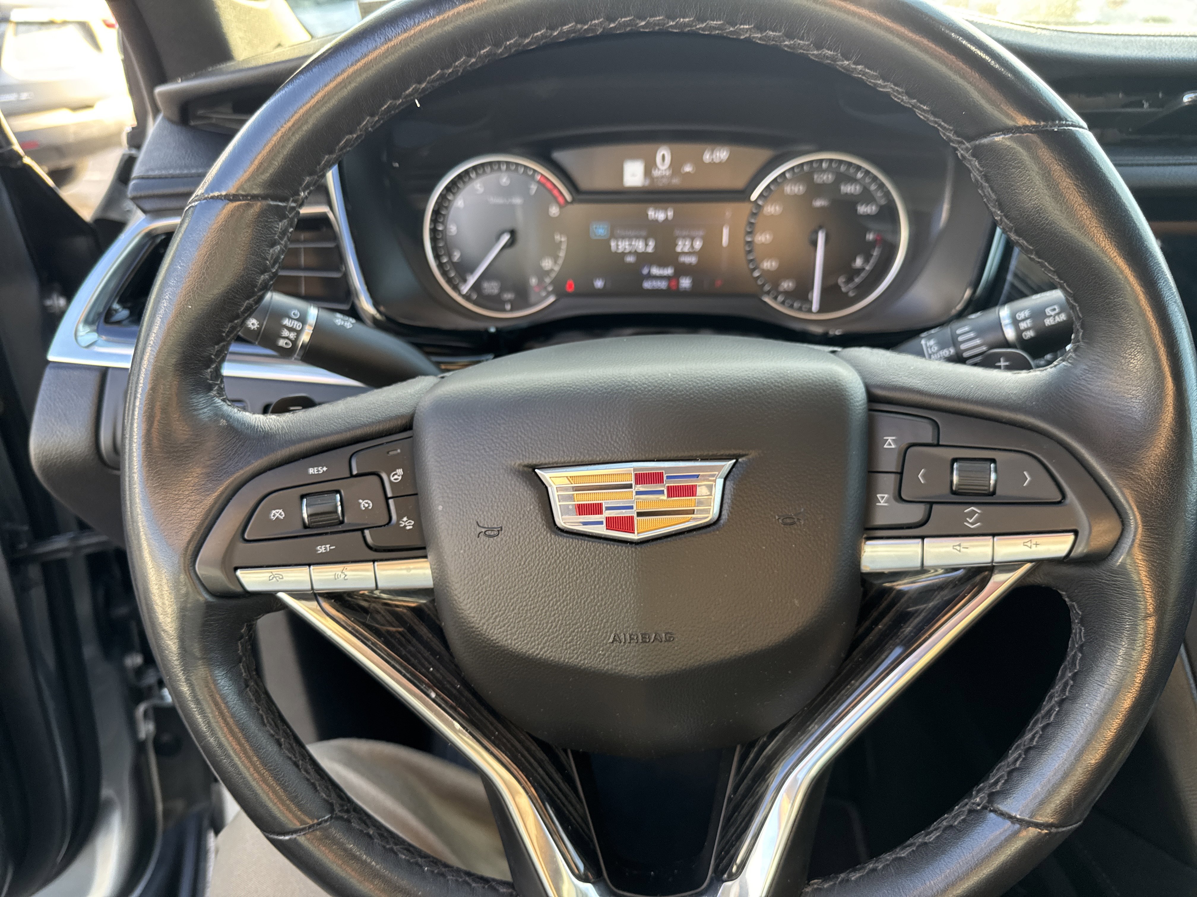 Used 2023 Cadillac XT6 Premium Luxury image 18