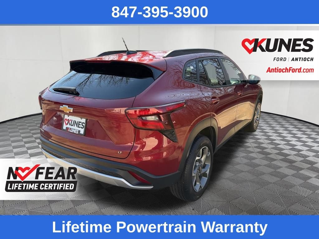 Used 2025 Chevrolet Trax LT FWD image 7