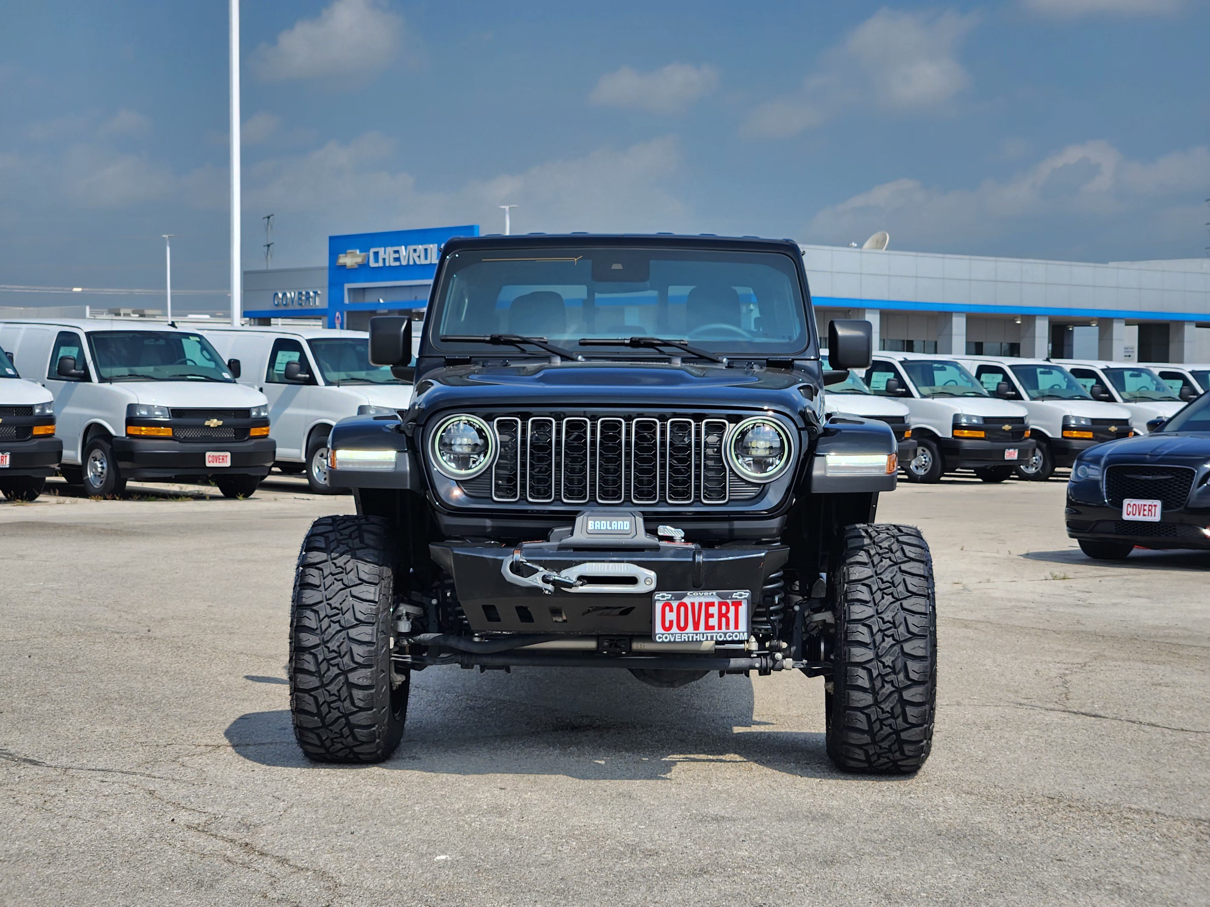 Used 2025 Jeep Gladiator Rubicon AWD/4WD image 2