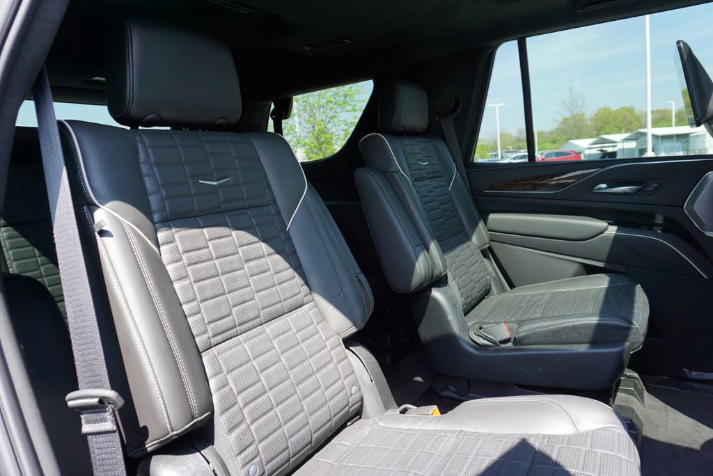 Used 2022 Cadillac Escalade Sport Platinum w/ LPO, ONYX Package image 43