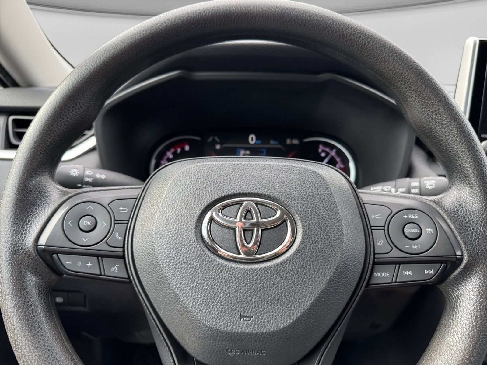 Used 2024 Toyota RAV4 XLE FWD image 17
