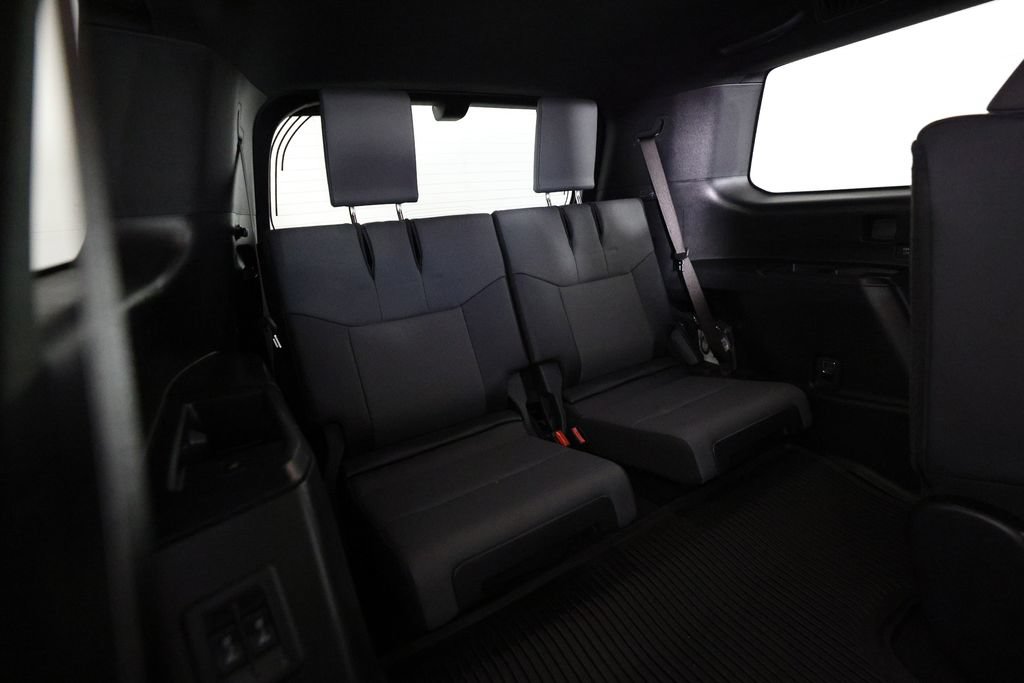 Used 2026 Lexus GX 550 w/ Accessory Package (2T) AWD/4WD image 12