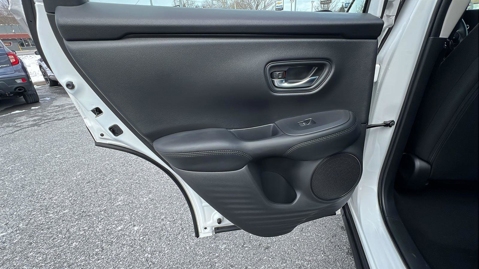 Certified 2025 Honda HR-V LX image 17