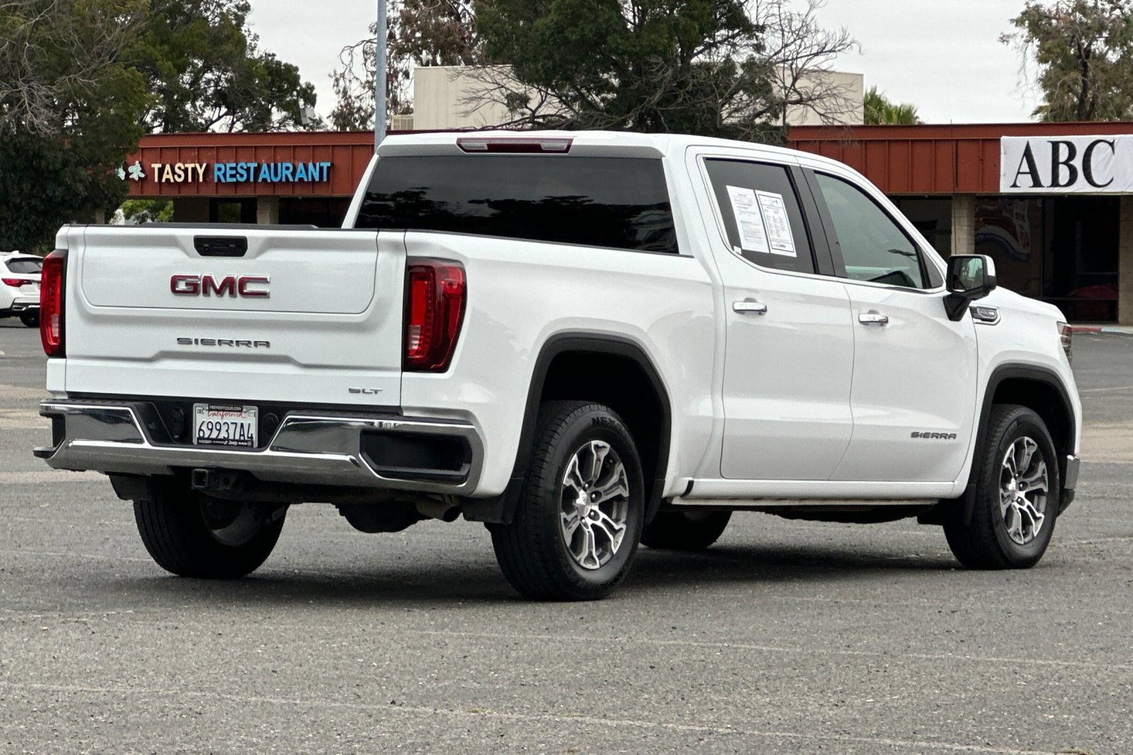 Used 2025 GMC Sierra 1500 SLT RWD image 3