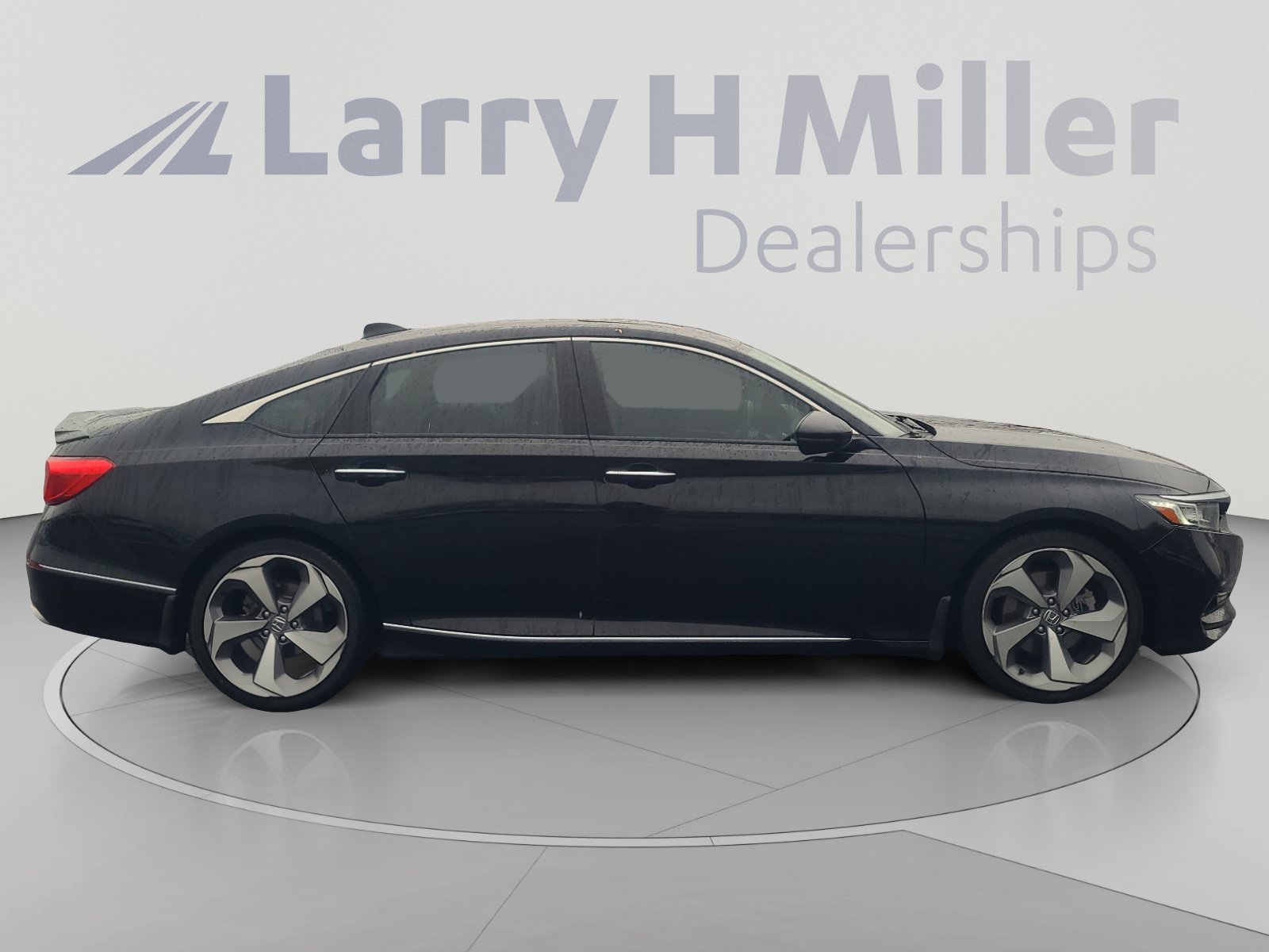 Used 2019 Honda Accord Touring image 6