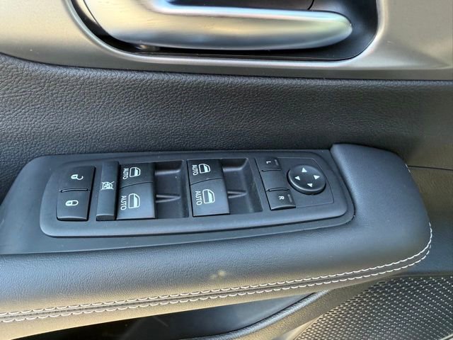 New 2026 Chrysler Pacifica Select image 12