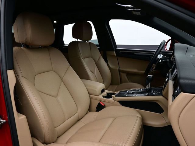 Certified 2020 Porsche Macan image 18