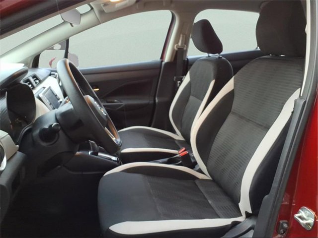 Used 2021 Nissan Versa SV image 11