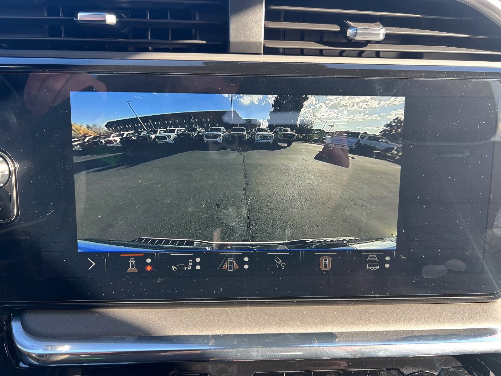 New 2026 GMC Sierra 3500 Denali Ultimate AWD/4WD image 33