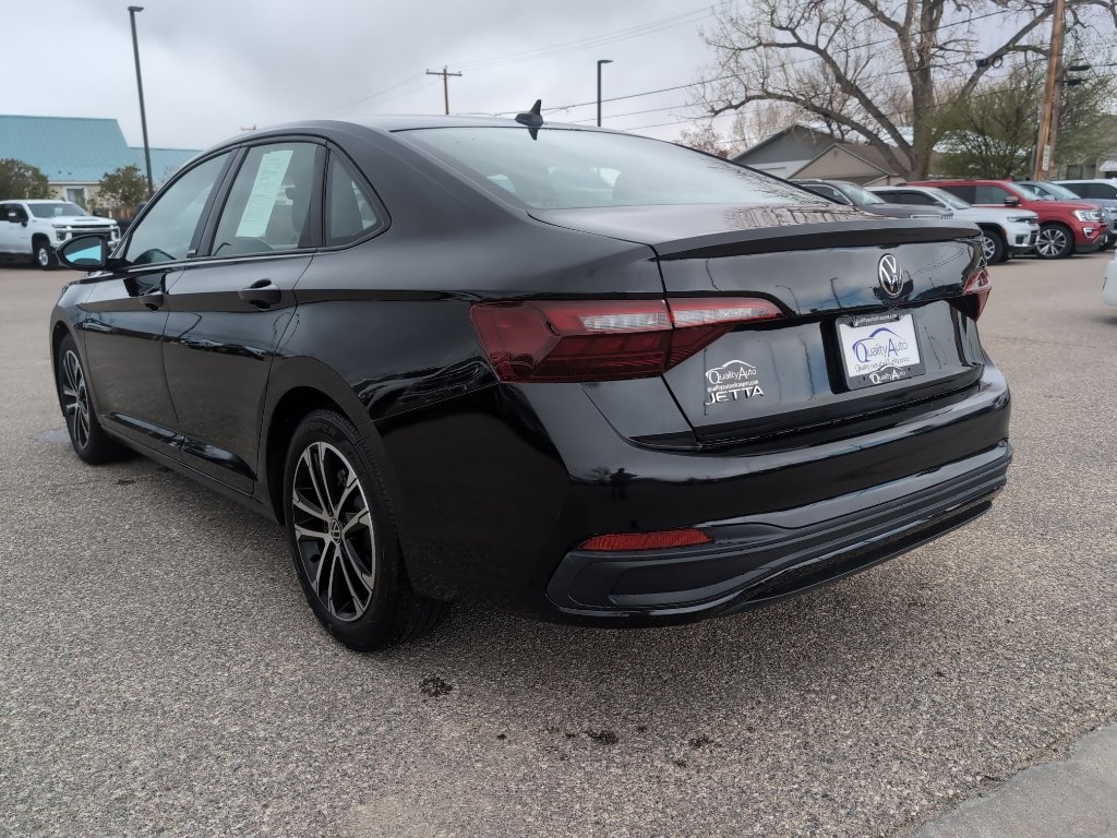 Used 2024 Volkswagen Jetta Sport FWD image 4
