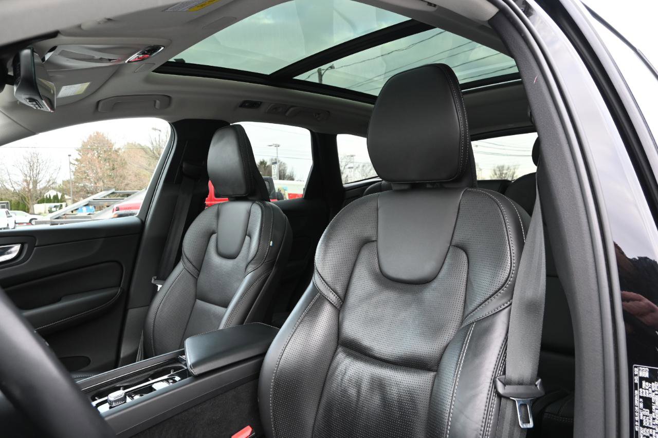 Used 2021 Volvo XC60 T8 Inscription Expression image 17