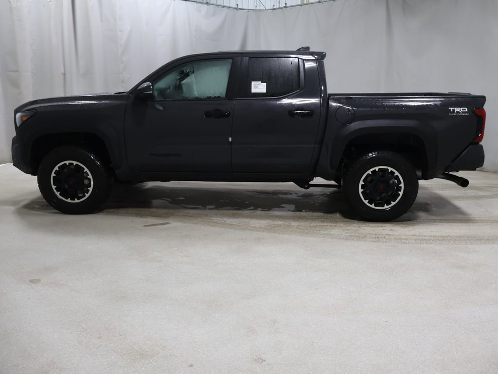 New 2026 Toyota Tacoma TRD Off-Road w/ TRD Off Road Upgrade Package AWD/4WD image 4