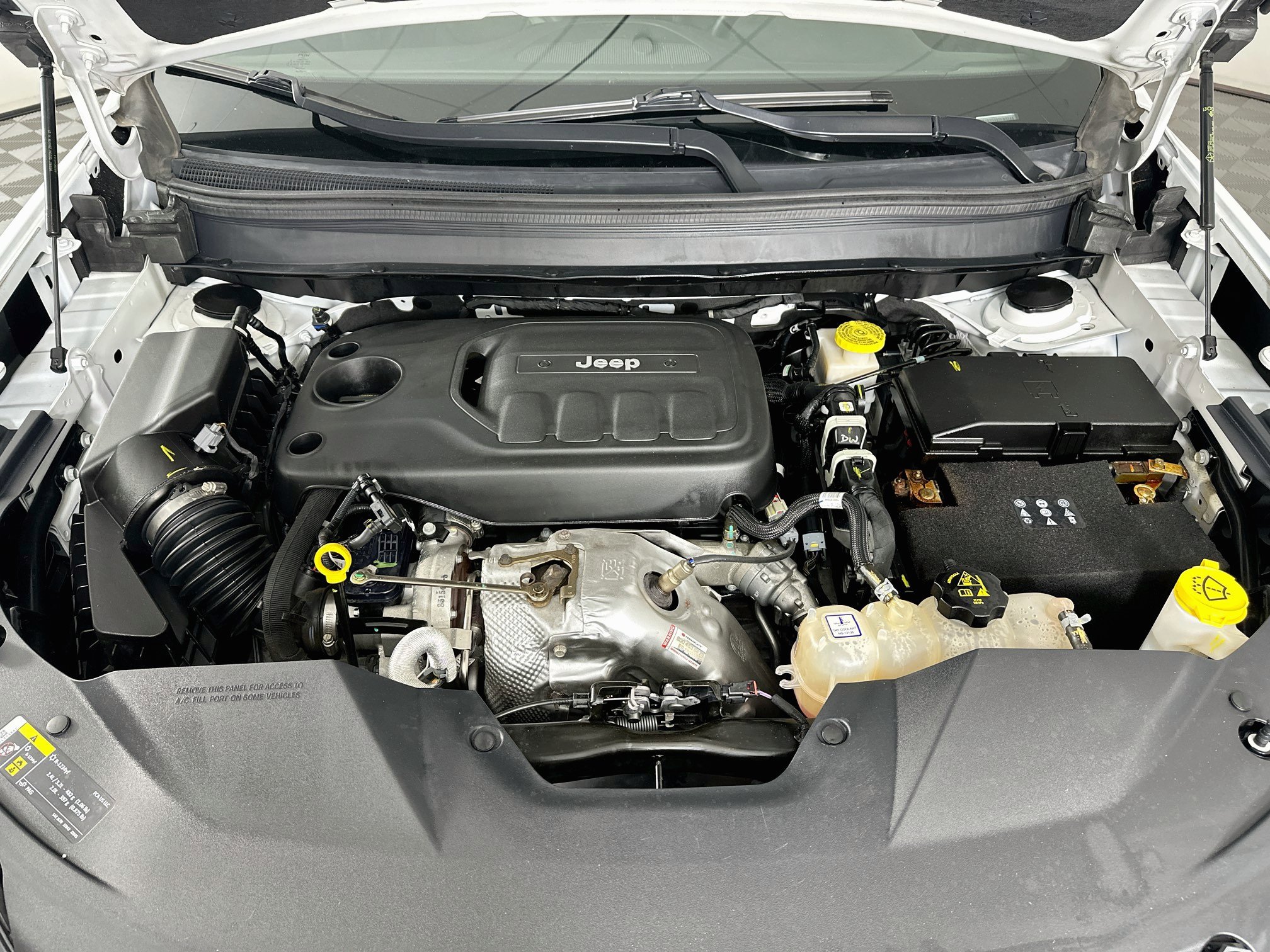 Used 2020 Jeep Cherokee High Altitude AWD/4WD image 34