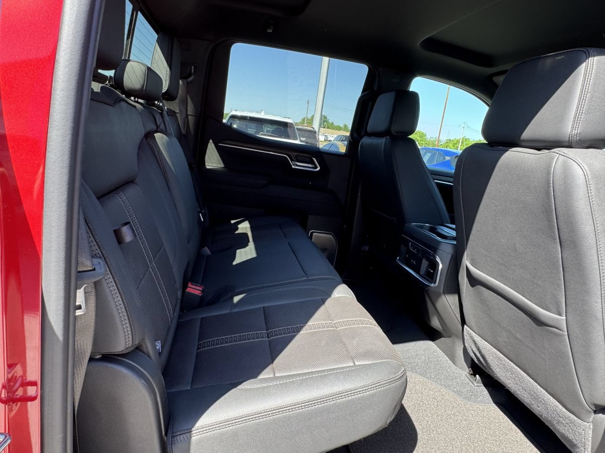Used 2026 Chevrolet Silverado 1500 High Country w/ Technology Package AWD/4WD image 13