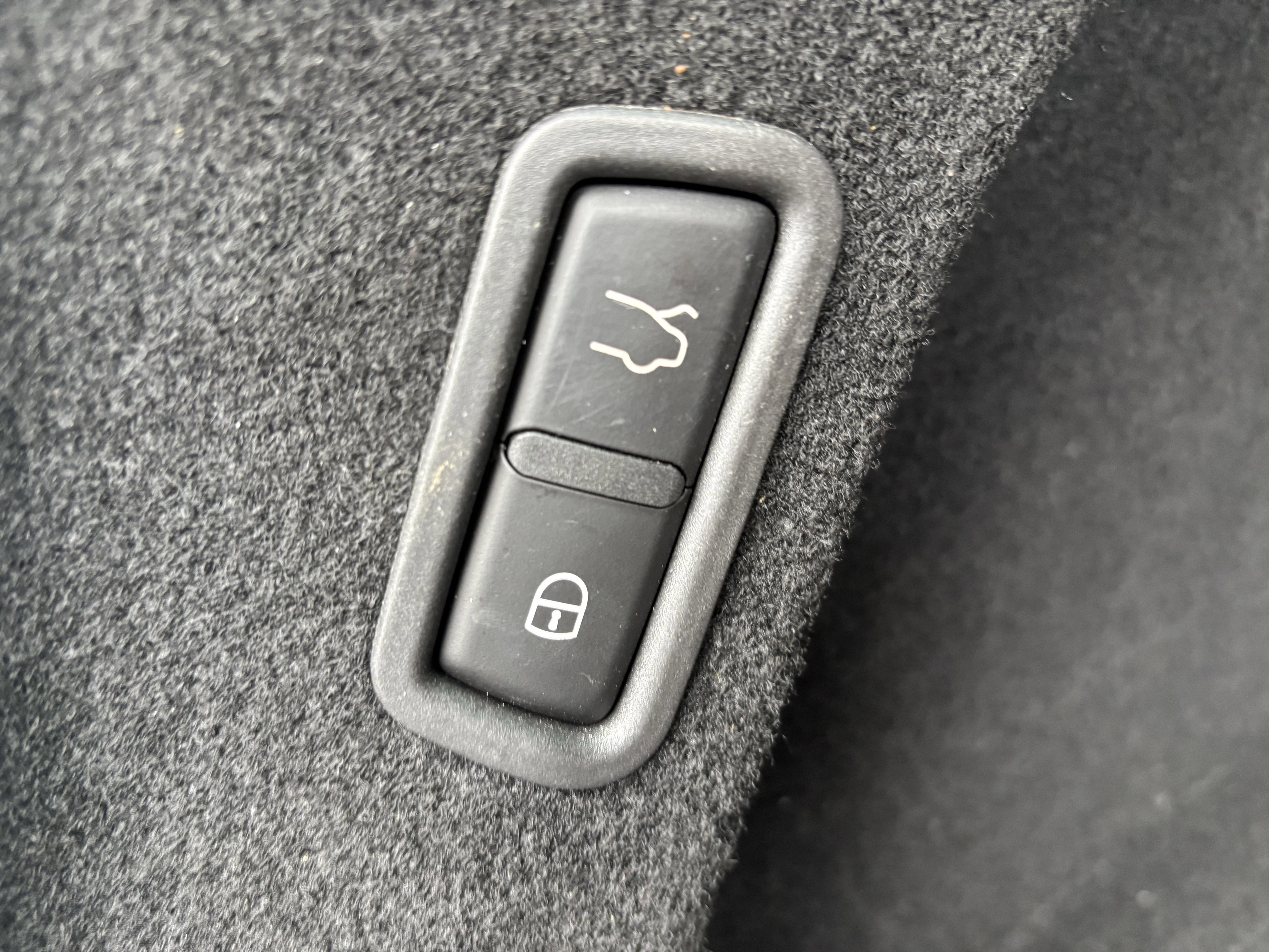 Used 2022 Maserati Levante Modena AWD/4WD image 14