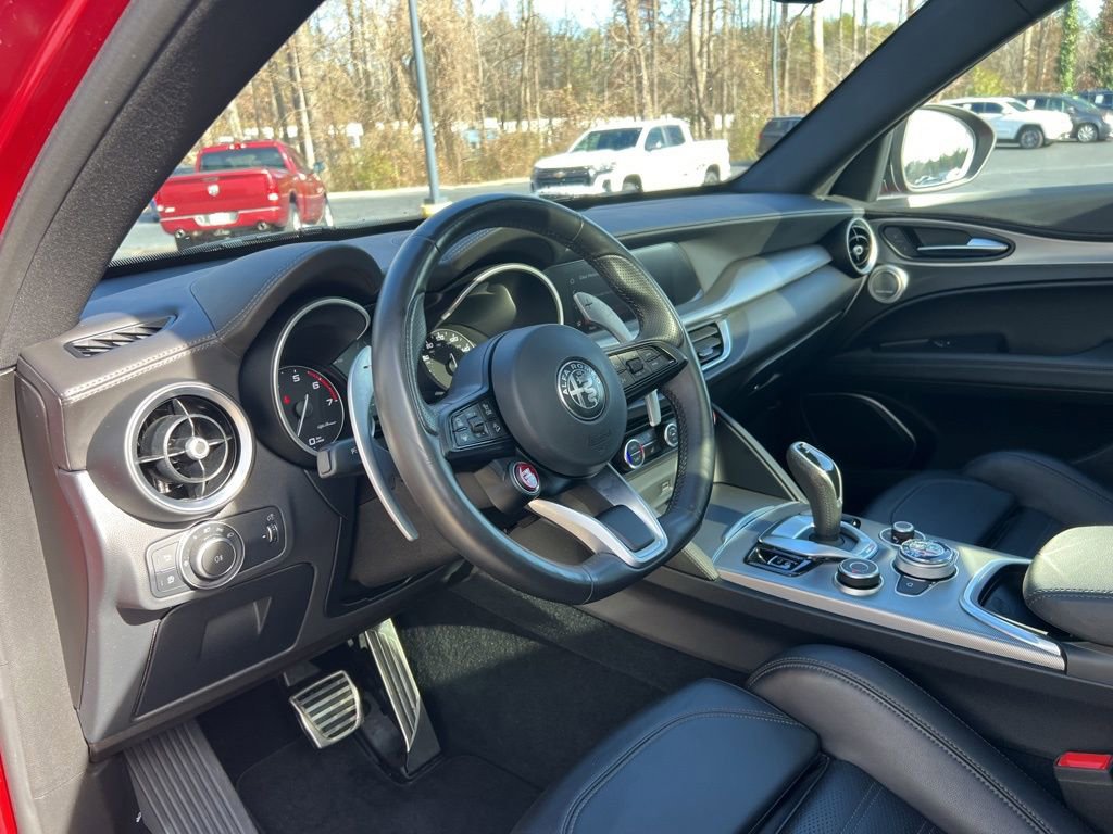 Used 2023 Alfa Romeo Stelvio Veloce AWD/4WD image 51