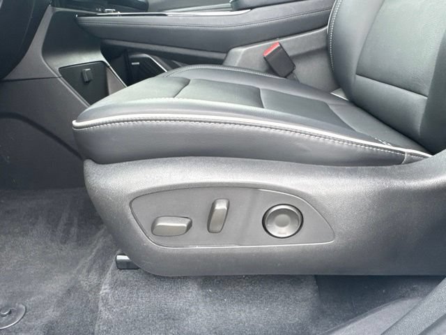 Used 2025 Buick Enclave Preferred AWD/4WD image 19
