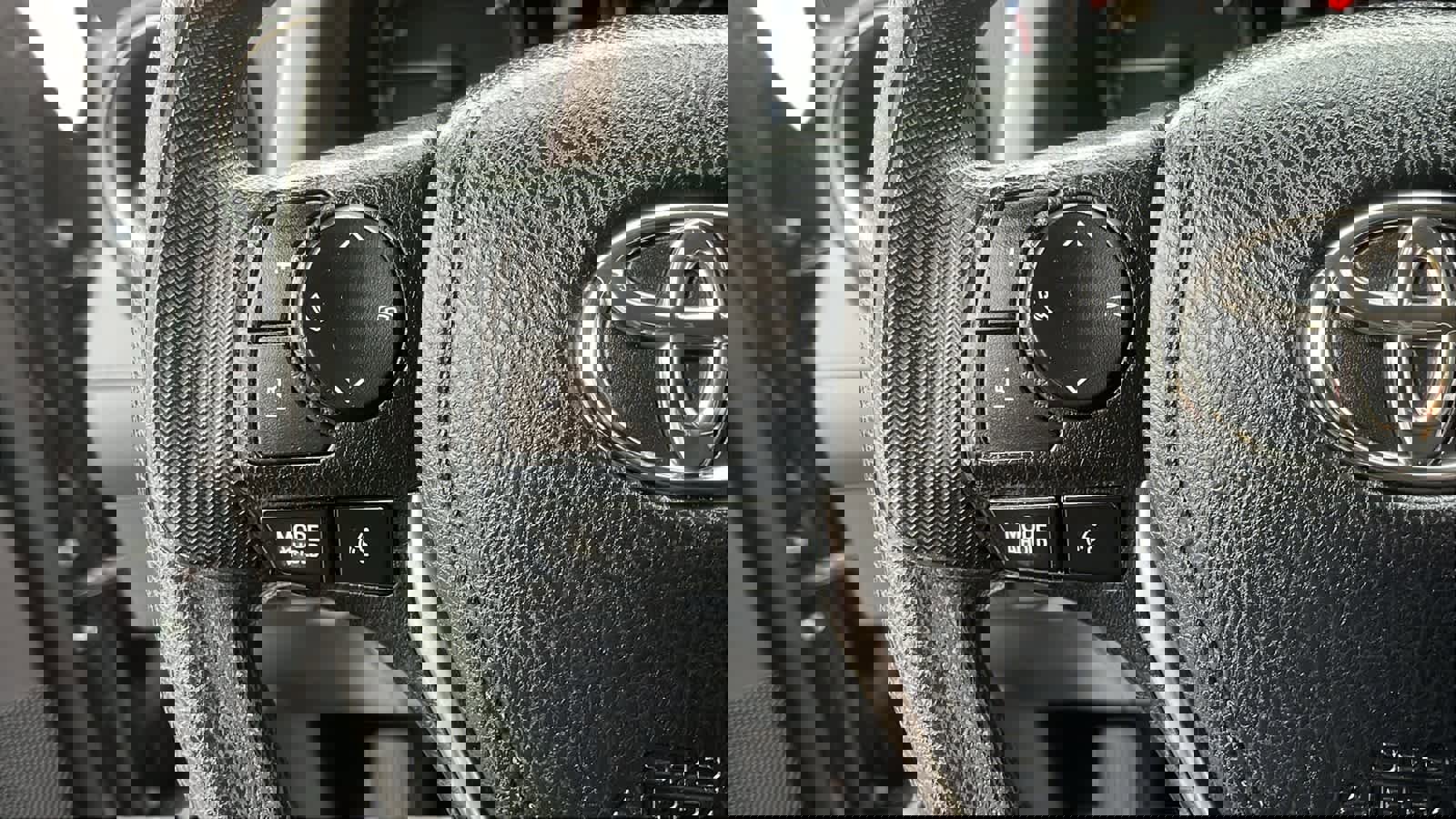 Used 2018 Toyota RAV4 LE image 12