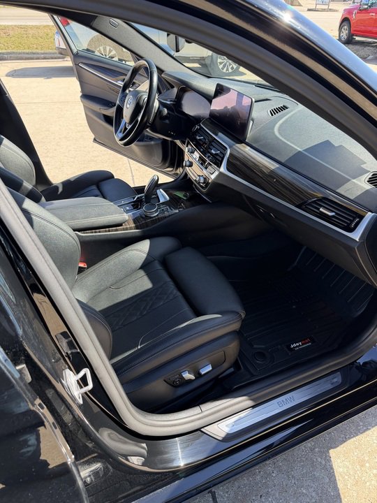 Used 2021 BMW 530i xDrive w/ Convenience Package image 18