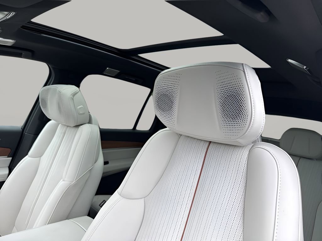 Used 2026 Cadillac Vistiq Luxury w/ LPO, Floor Liner Package image 41