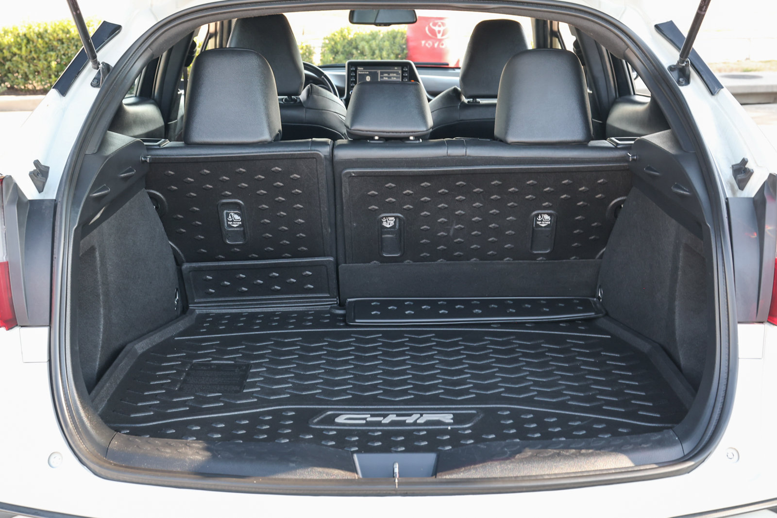 Used 2019 Toyota C-HR Limited FWD image 32