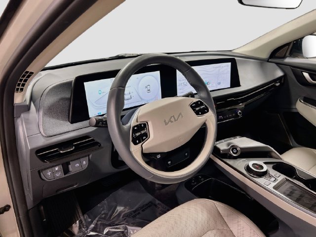Used 2024 Kia EV6 Wind RWD image 9