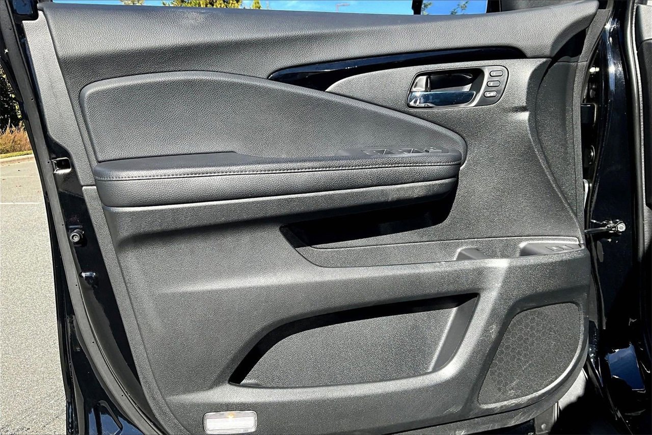 Used 2022 Honda Pilot Elite image 27