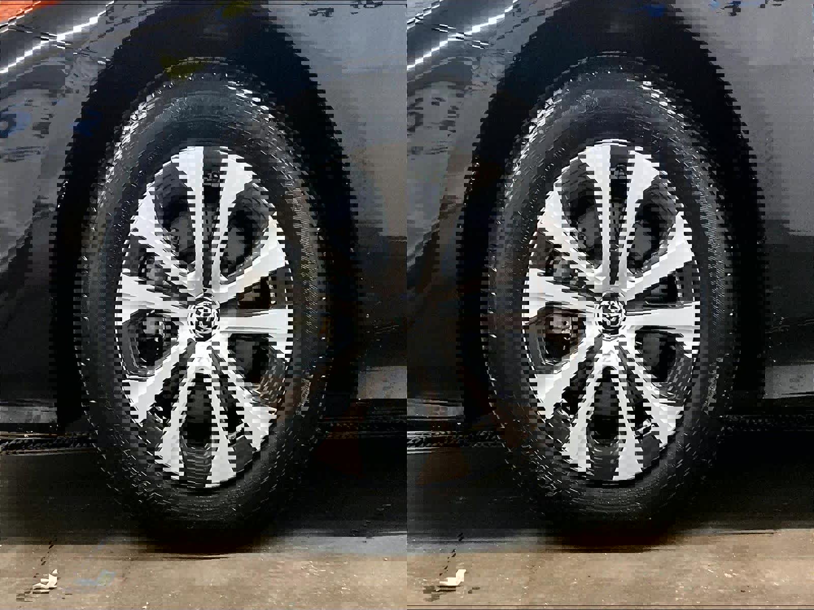 Certified 2020 Toyota Prius Prime LE w/ Carpet Mat Package image 7