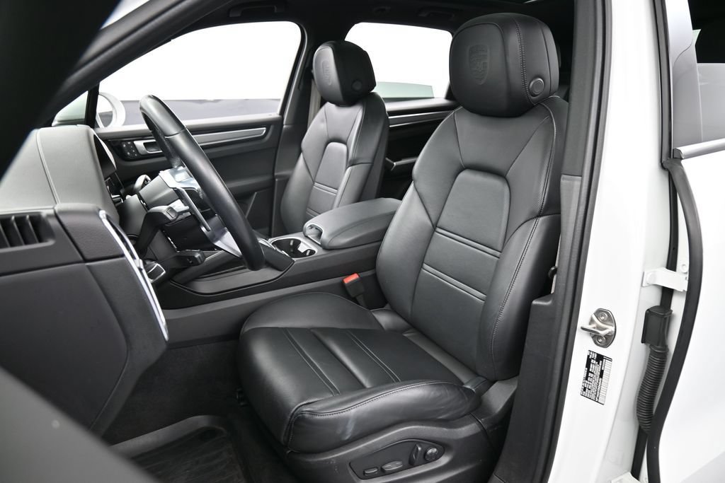 Certified 2022 Porsche Cayenne Platinum Edition AWD/4WD image 5