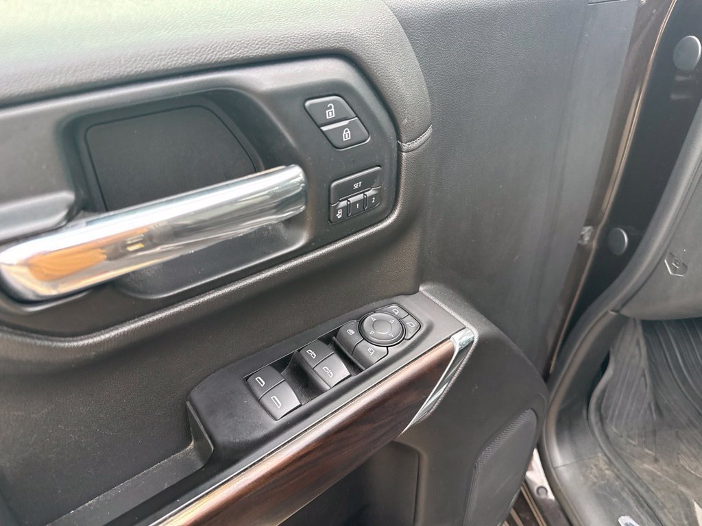 Used 2019 GMC Sierra 1500 SLT w/ SLT Convenience Package AWD/4WD image 17