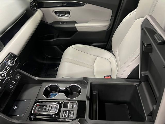Used 2025 Honda Pilot Touring image 33