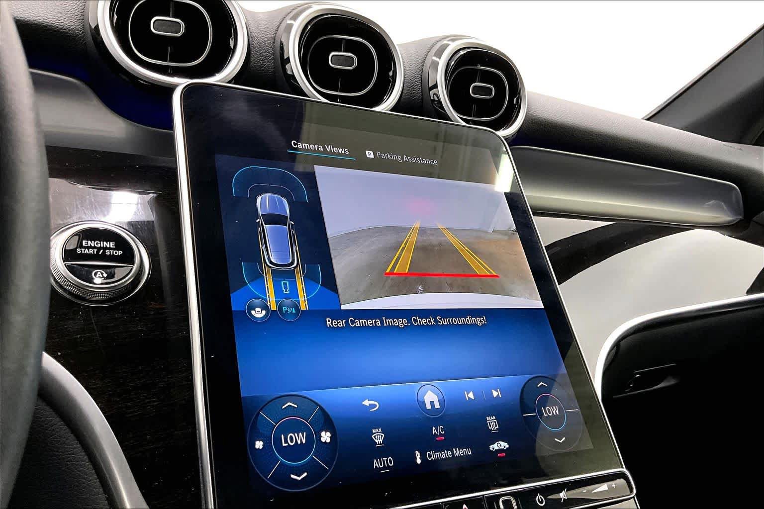 Used 2025 Mercedes-Benz GLC 300 4MATIC image 24