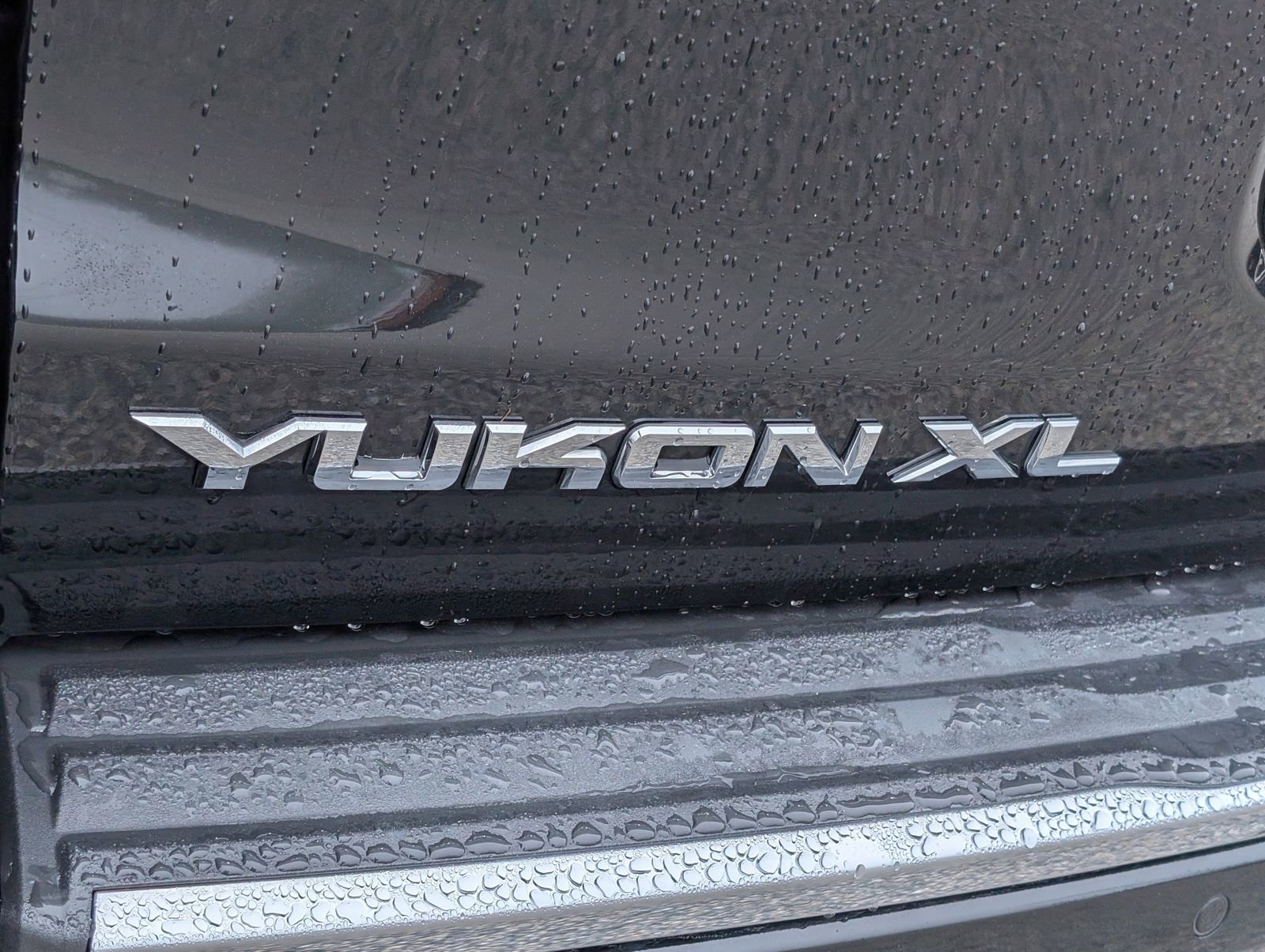 Used 2020 GMC Yukon XL Denali image 9