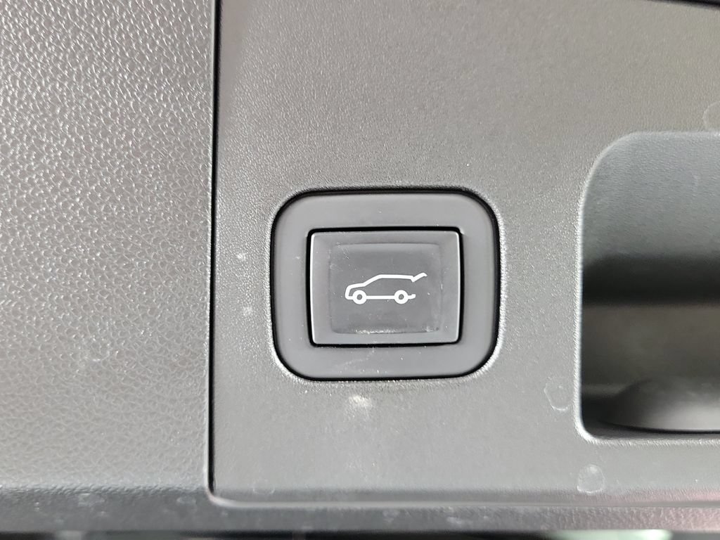 Used 2023 Cadillac XT4 Sport FWD image 9